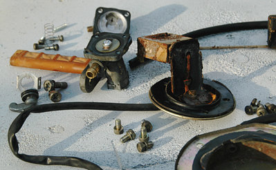 Anbauteile Tank 01.jpg (119.6 KiB) 26406 mal betrachtet Alle Teile sind noch da ...