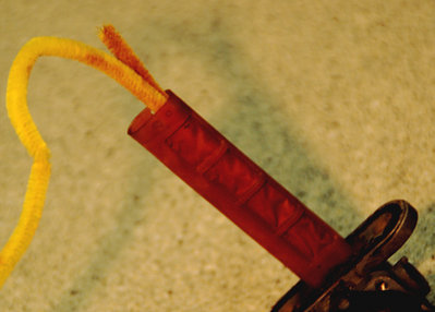 BENZINFILTER_002.jpg (89.22 KiB) 26293 mal betrachtet Mit Pfeifenreiniger und Pressluft gehen die Brocken raus.