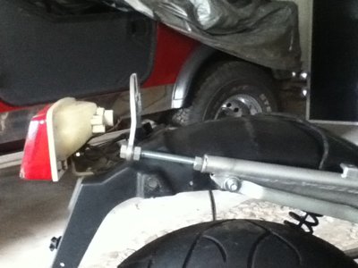 Heck 1.JPG (99.33 KiB) 7842 mal betrachtet In die Rahmenenden habe ich Muttern geschweist.