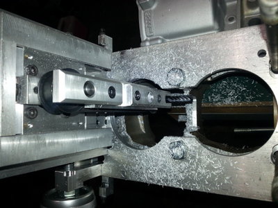 20160319_190415.jpg (164 KiB) 9413 mal betrachtet Fräsen des Gehäuseoberteils