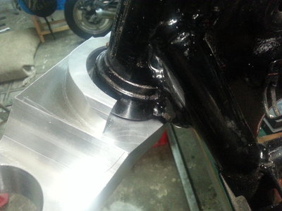 Gabelbrücke 10.jpg (142.67 KiB) 10450 mal betrachtet Lenkanschlag passt sehr schön