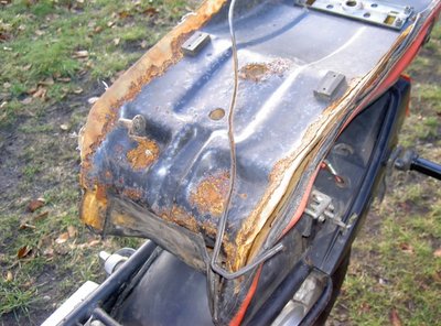 PICT2577.JPG (280.54 KiB) 7183 mal betrachtet Die Basis ist am bröckeln